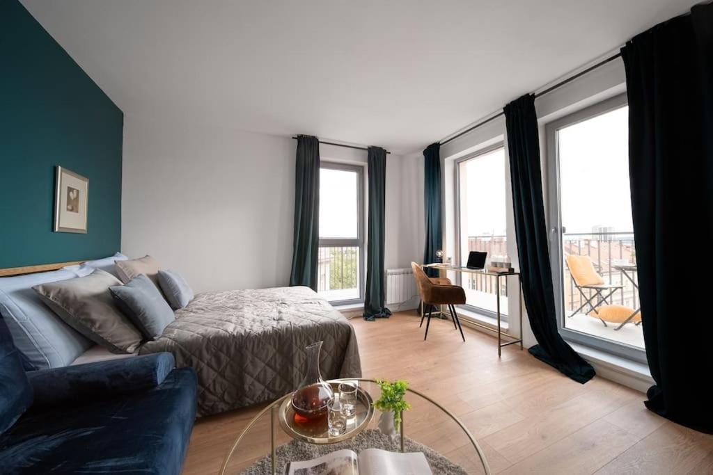 Cavallo Romantic Rooftop L Studio City Center Balcony Apartment Prague