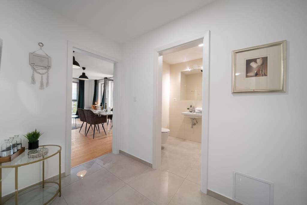 Cavallo Romantic Rooftop L Studio City Center Balcony * Prague