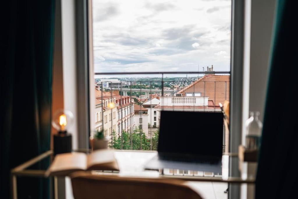 Cavallo Romantic Rooftop L Studio City Center Balcony Apartment Prague