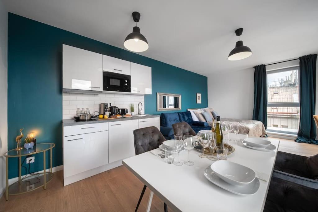 Cavallo Romantic Rooftop L Studio City Center Balcony * Prague
